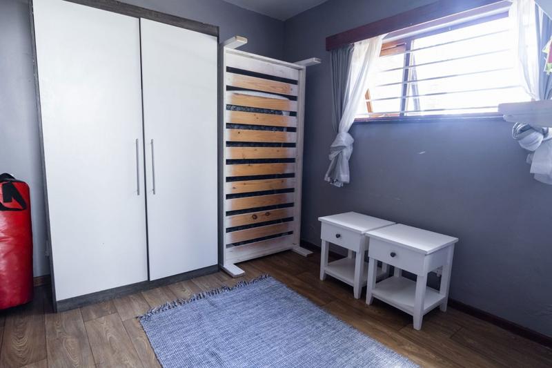 5 Bedroom Property for Sale in Bergzicht Western Cape